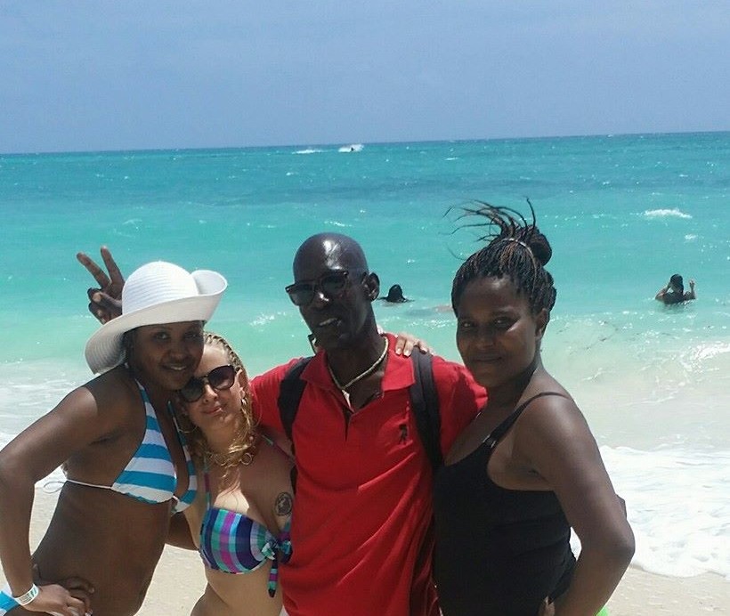 Commander Candy goes to the Bahamas